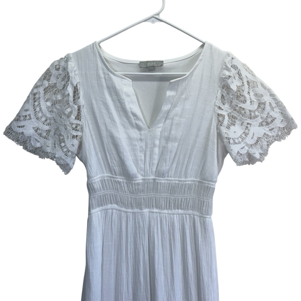 Elegant White Lace Dress - Picture 2 of 11